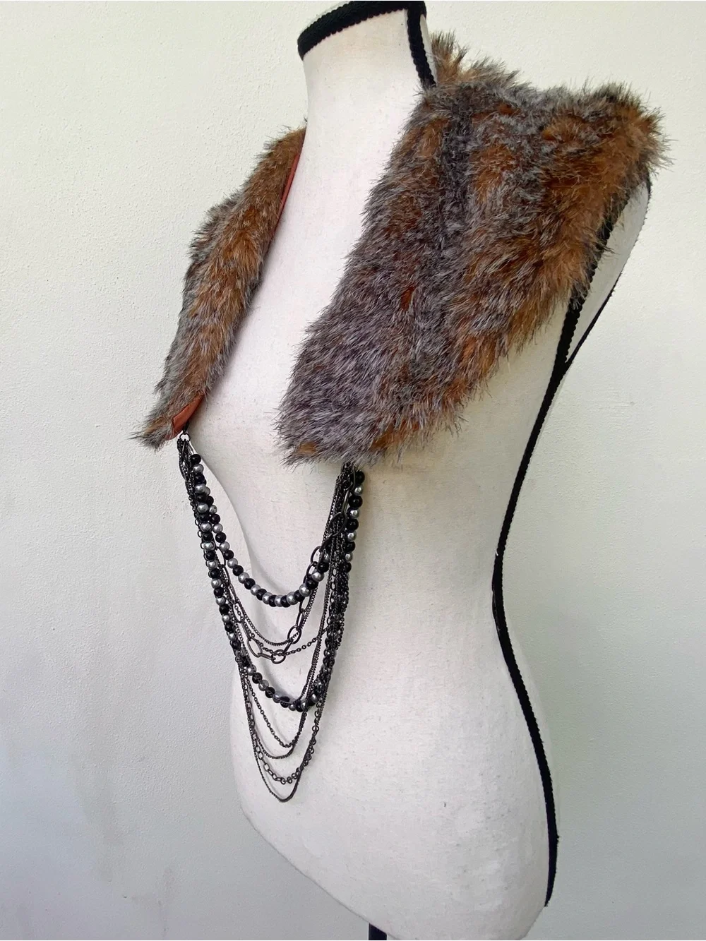 Y2K EURO Supertrash Faux Fox Fur & Pearl Chain Collar Stope Necklace One Size